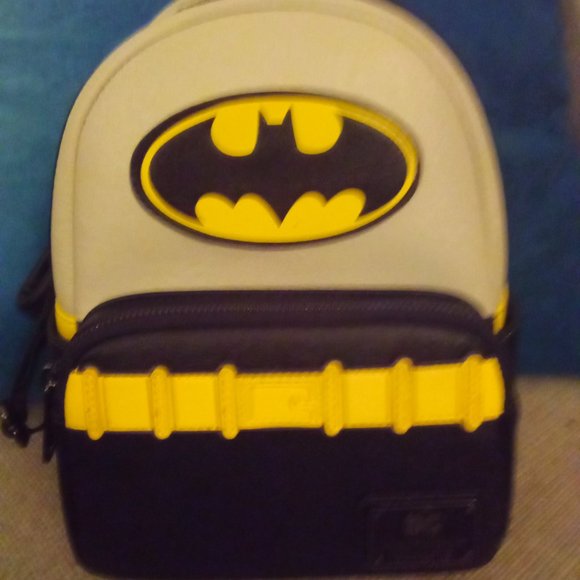 Lounge fly bags and Wallets - Picture 8 of 16